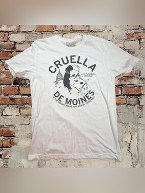 Raygun Cruella De Moines Graphic T-Shirt Men's Large White Iowa Political Humor
